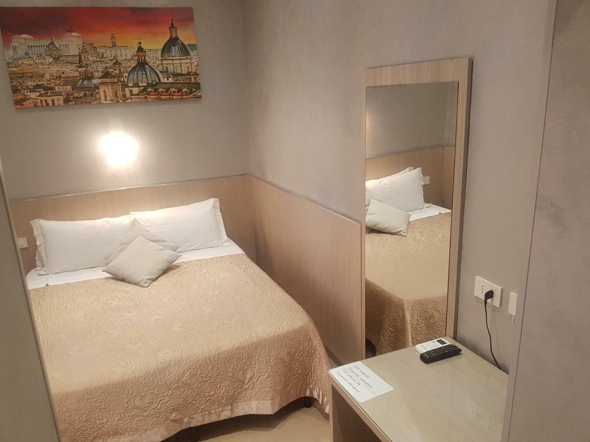 Adorasuite 2 Róma Kültér fotó